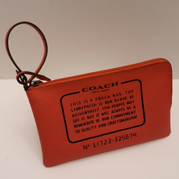 Coach Handbags - ⛔ (NWOT) 💯 AUTHENTIC COACH CLUTCH/WRISTLET